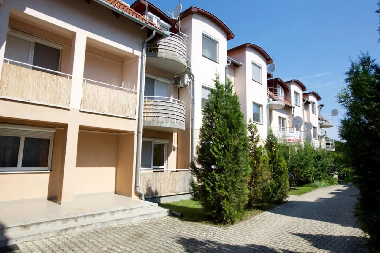 Zoli Apartmanok-Adri Koelcsey 32 Hajdúszoboszló
